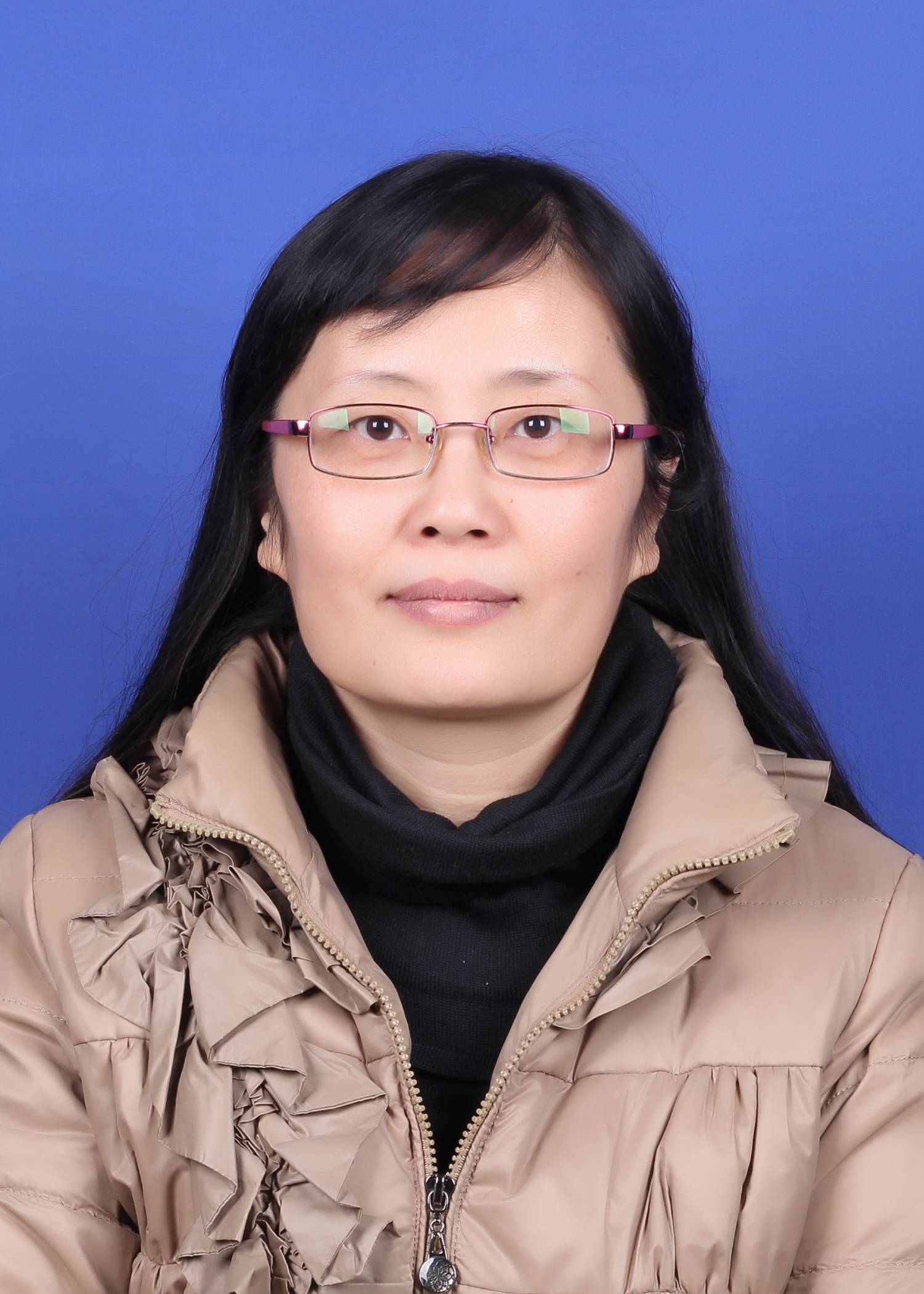 李颖,阜新矿业学院土木工程专业本科毕业,教授,现任浙江建设职业技术